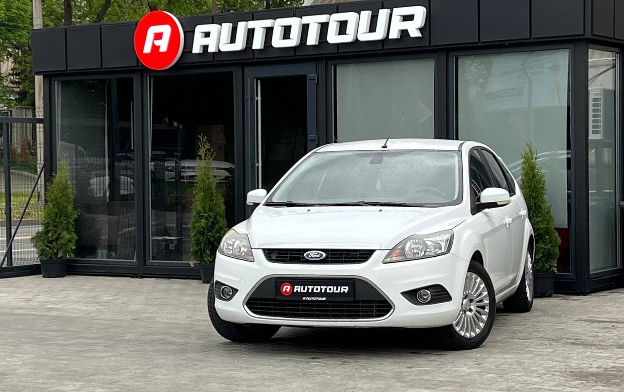 Ford Focus - фото 1