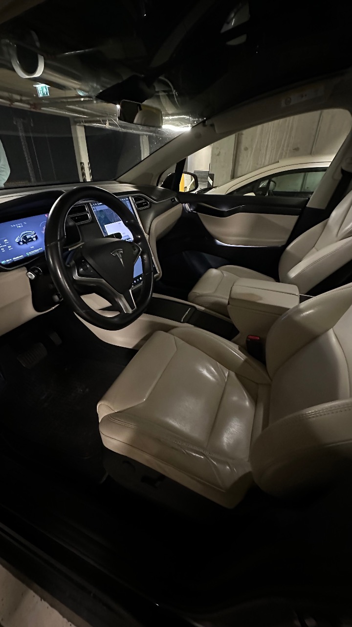 Tesla Model X - фото 6