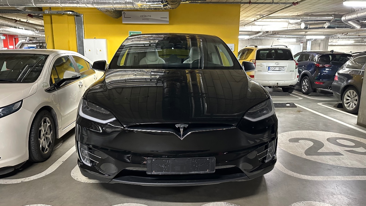 Tesla Model X - фото 3
