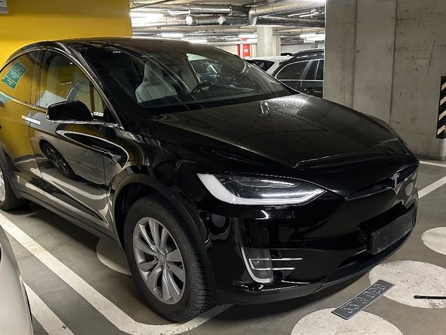 Tesla Model X - фото 2