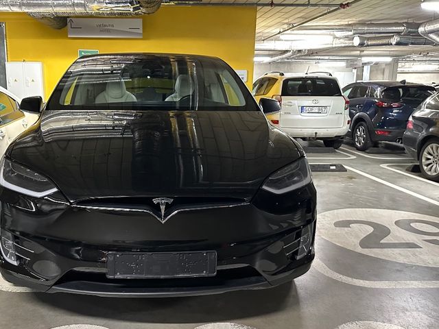 Tesla Model X - фото 3