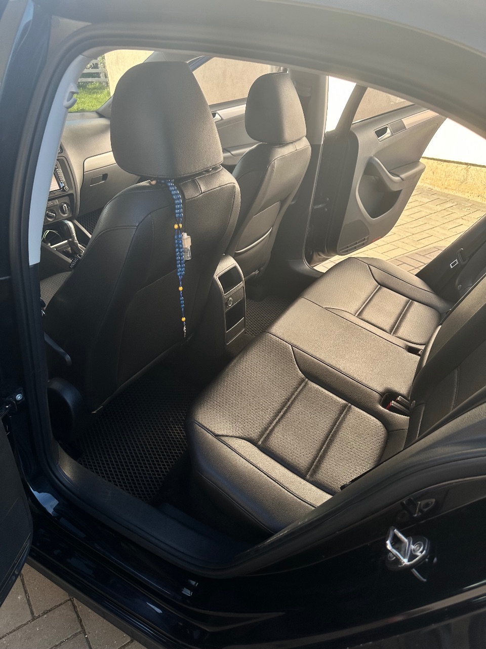 Volkswagen Jetta - фото 6