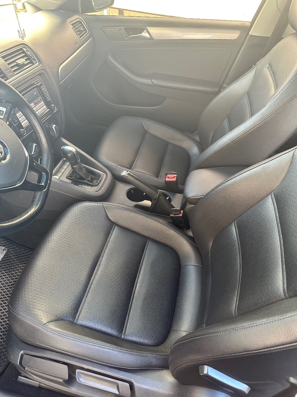 Volkswagen Jetta - фото 4