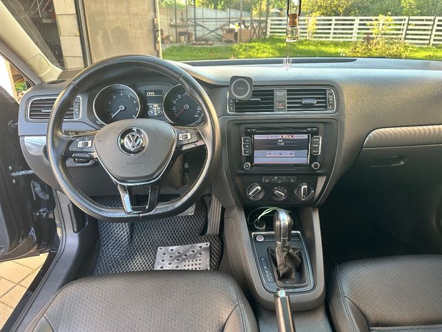Volkswagen Jetta - зображення 2