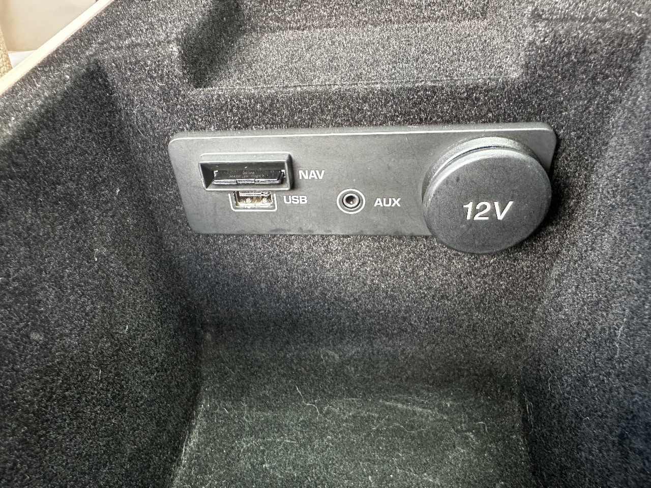 Jaguar XF - фото 21