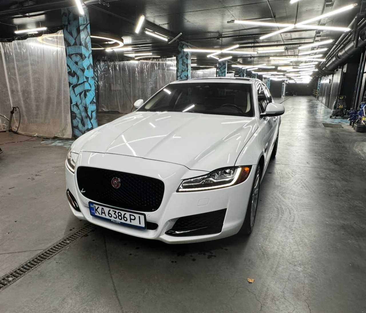 Jaguar XF - фото 2