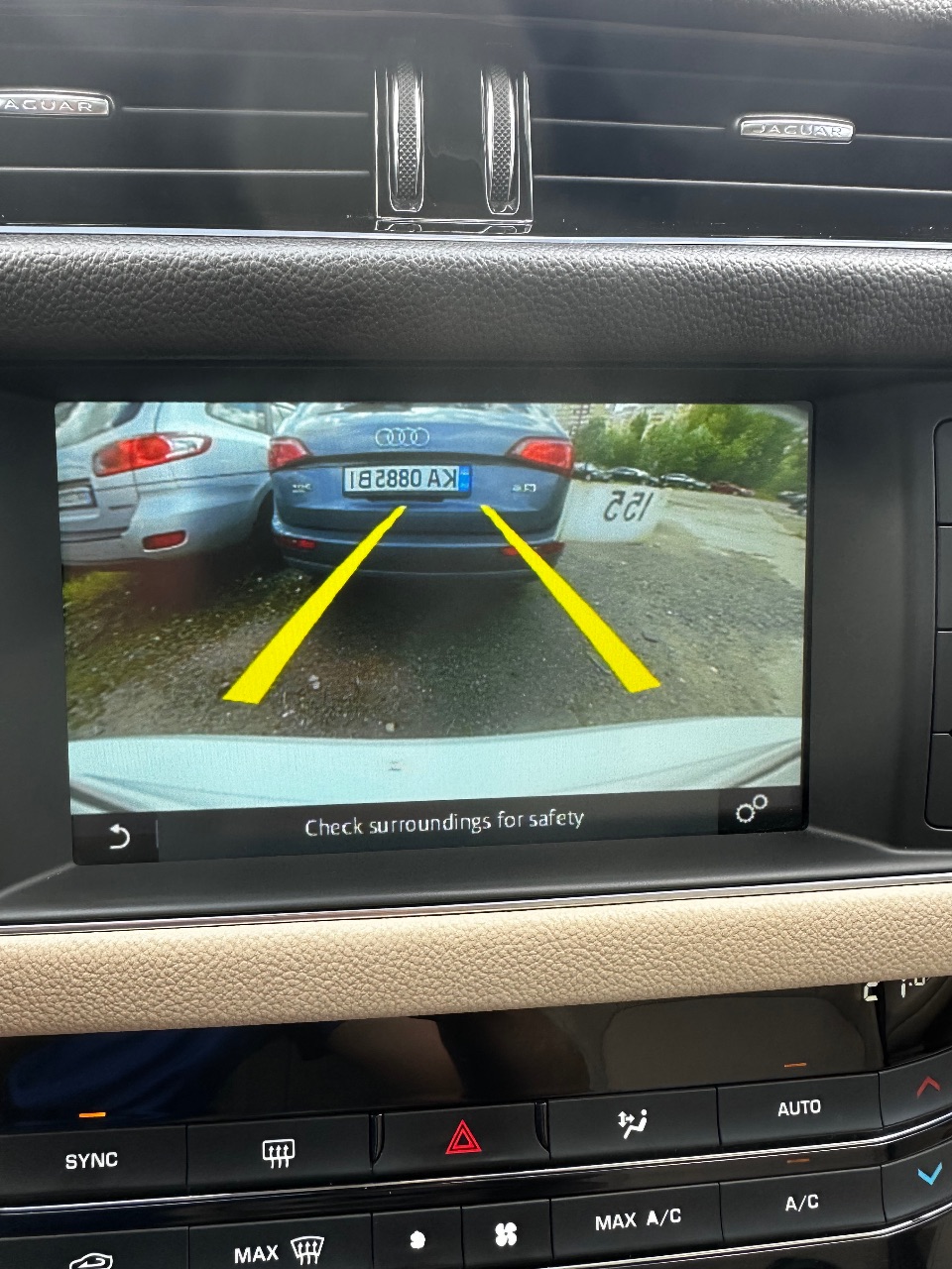 Jaguar XF - фото 22