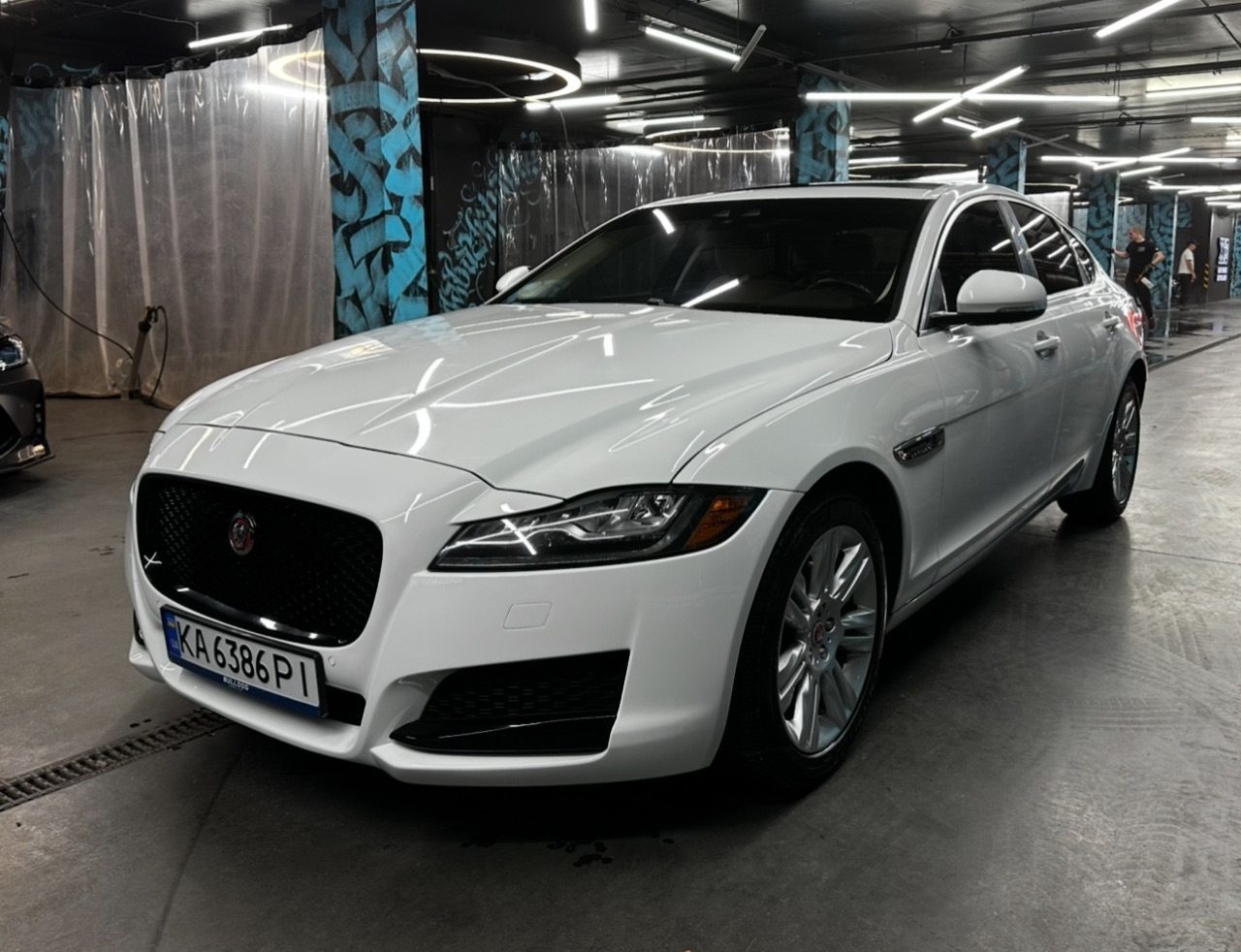Jaguar XF - фото 27