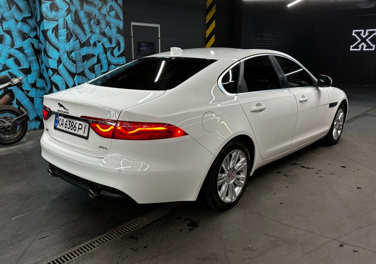 Jaguar XF - фото 5