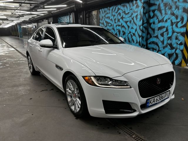 Jaguar XF - фото 1