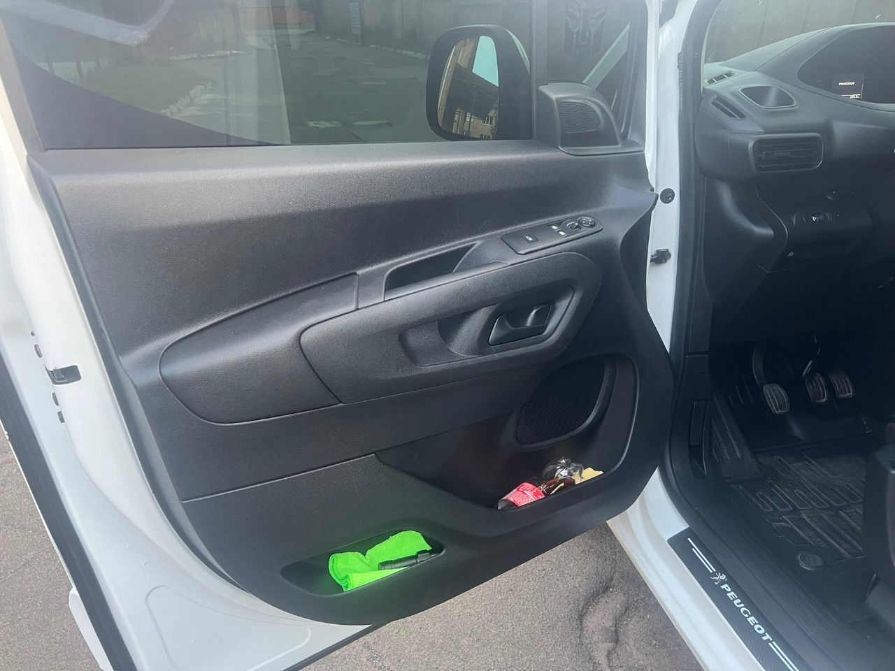 Peugeot Partner - фото 11