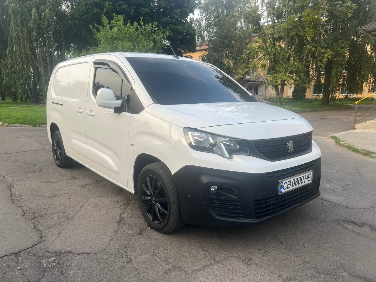 Peugeot Partner - фото 13