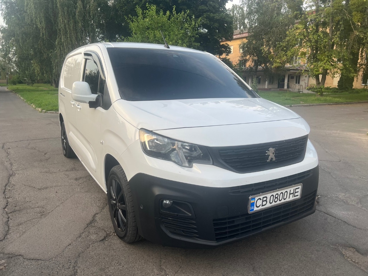 Peugeot Partner - фото 1