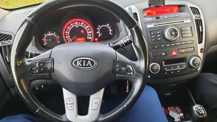 Kia Ceed - фото 16