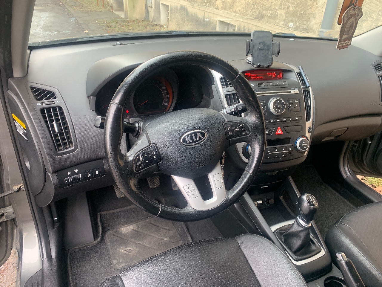 Kia Ceed - фото 1