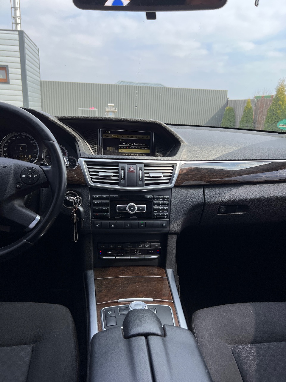 Mercedes-Benz E-Класс - фото 16