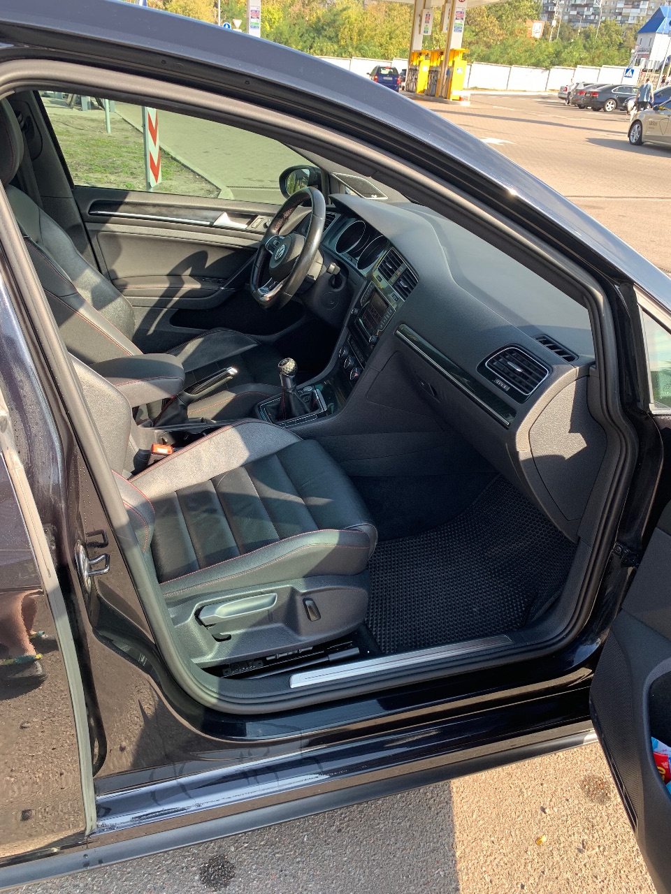 Volkswagen Golf GTI - фото 13