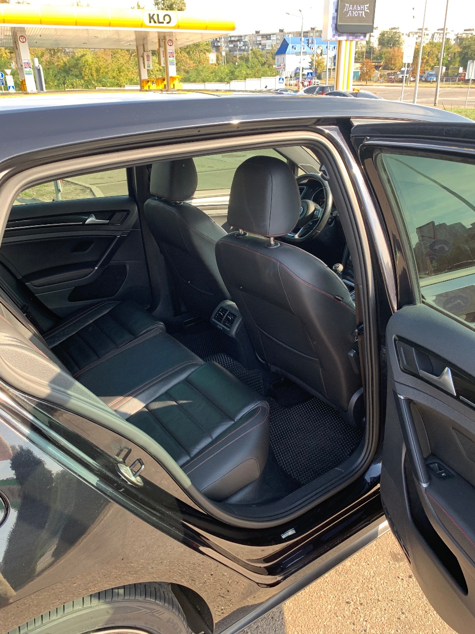 Volkswagen Golf GTI - фото 14