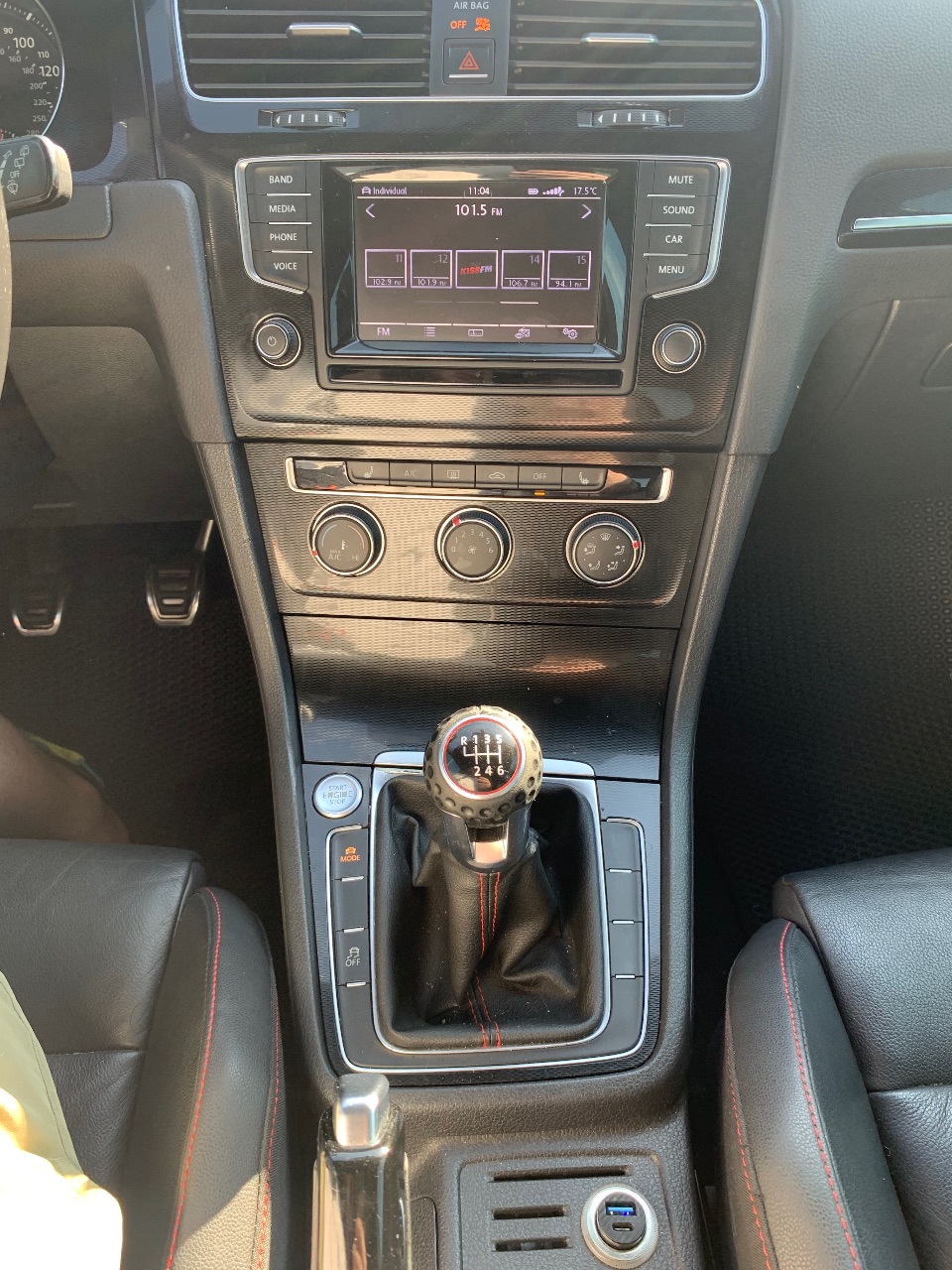 Volkswagen Golf GTI - фото 12