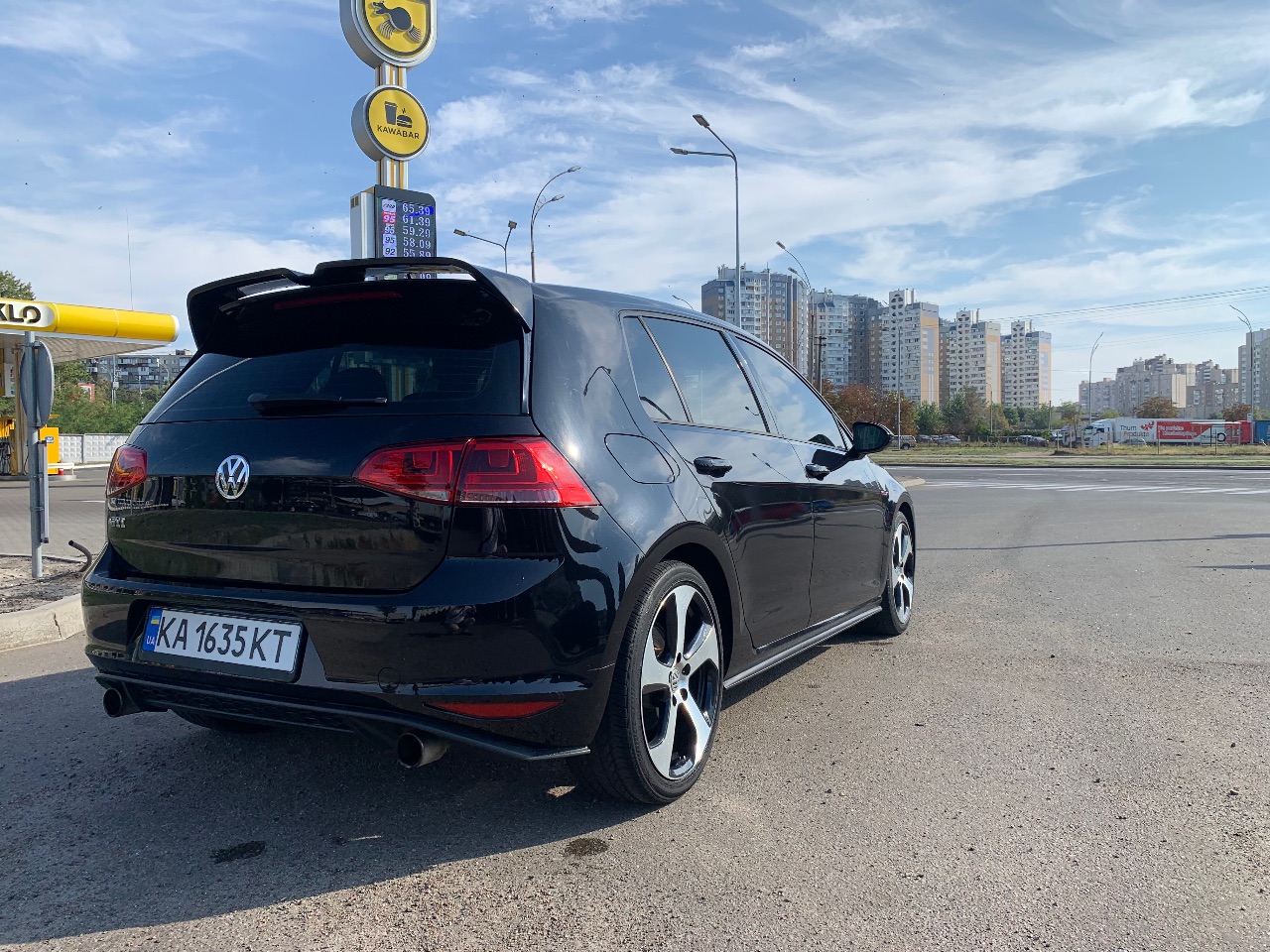Volkswagen Golf GTI - фото 7
