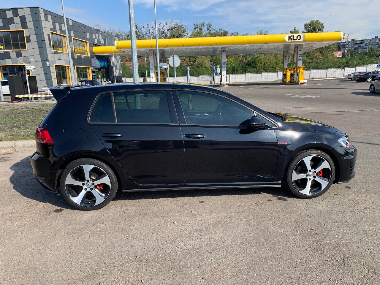 Volkswagen Golf GTI - фото 6
