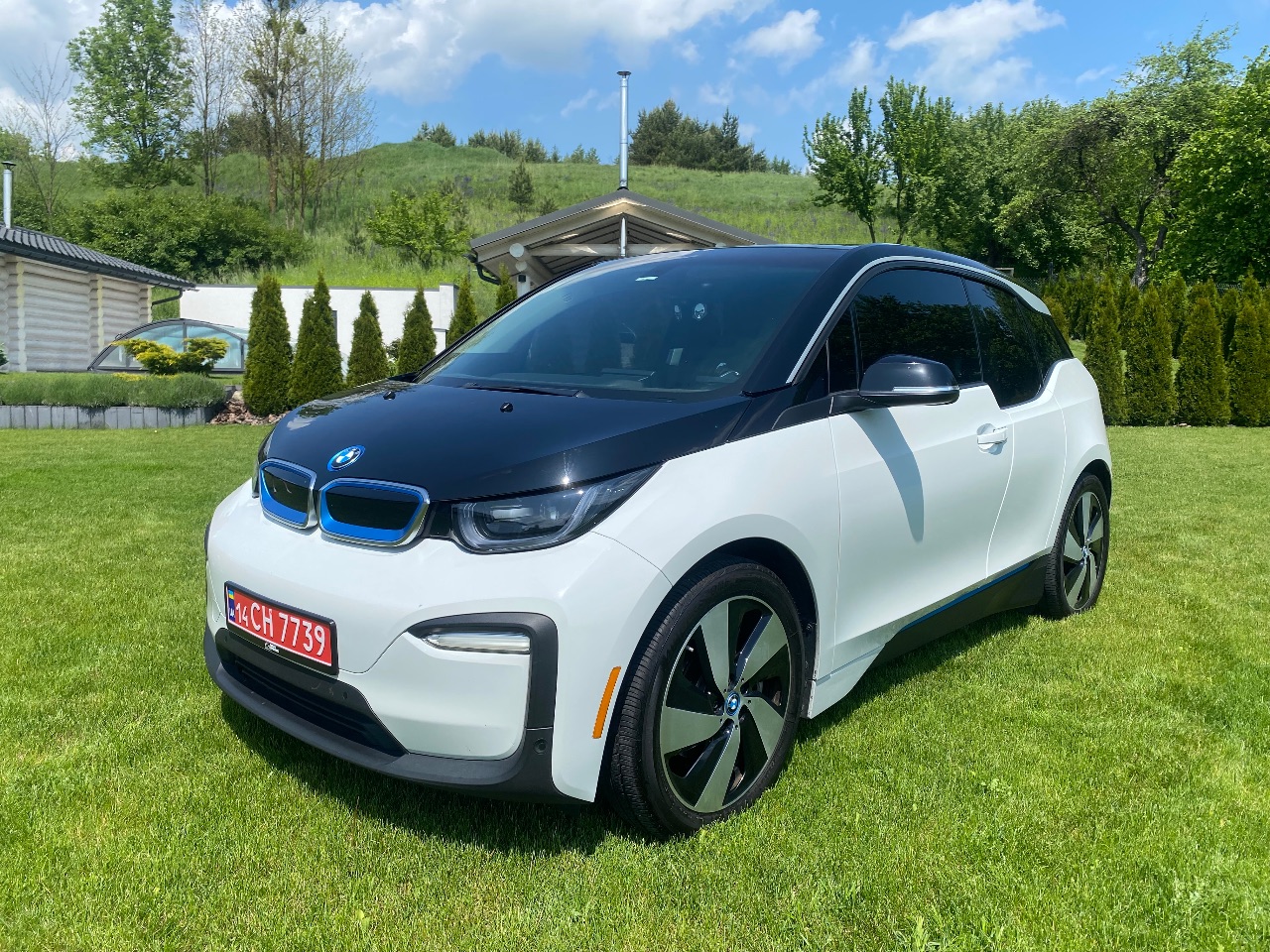 BMW i3 - фото 1