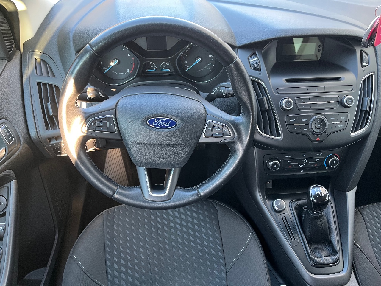 Ford Focus - фото 15