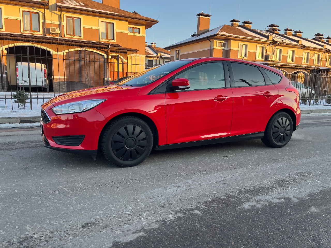 Ford Focus - фото 6