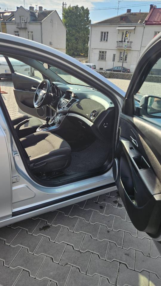 Chevrolet Cruze - фото 10