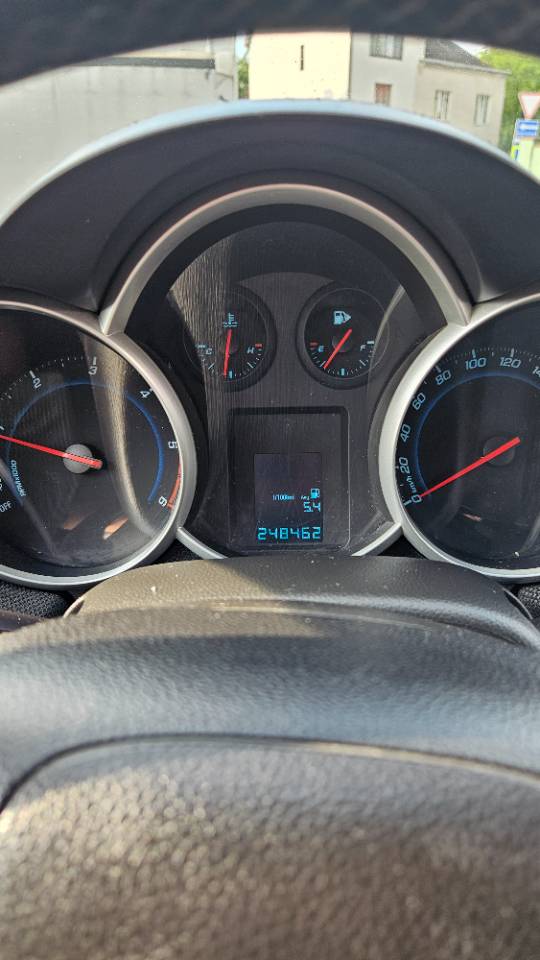 Chevrolet Cruze - фото 12