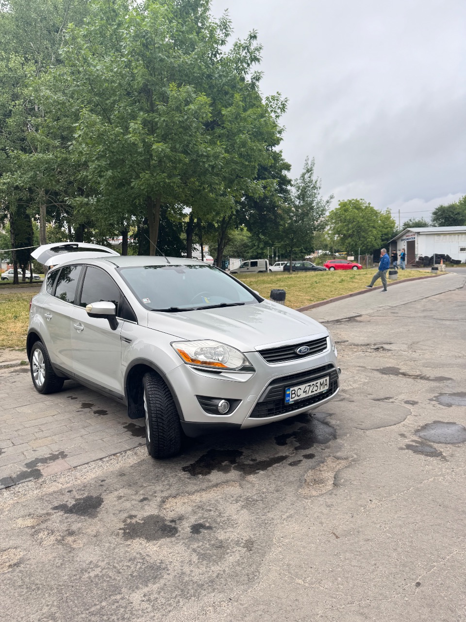 Ford Kuga - фото 1
