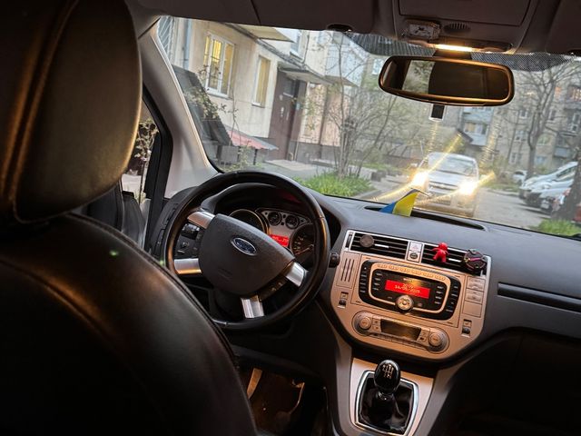 Ford Kuga - фото 3