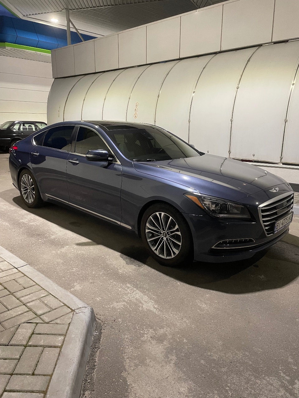 Hyundai Genesis - фото 1