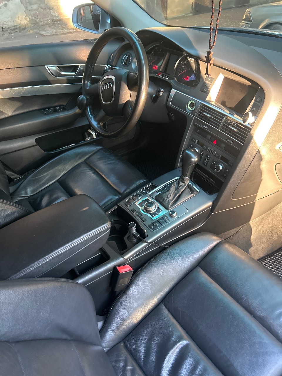 Audi A6 - фото 9