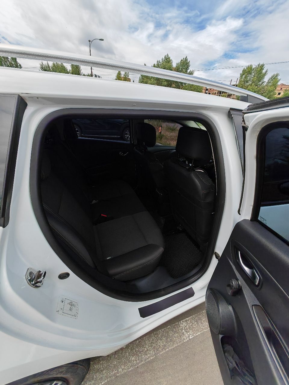 Renault Clio - фото 23