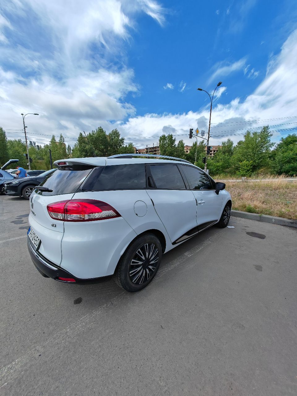 Renault Clio - фото 8