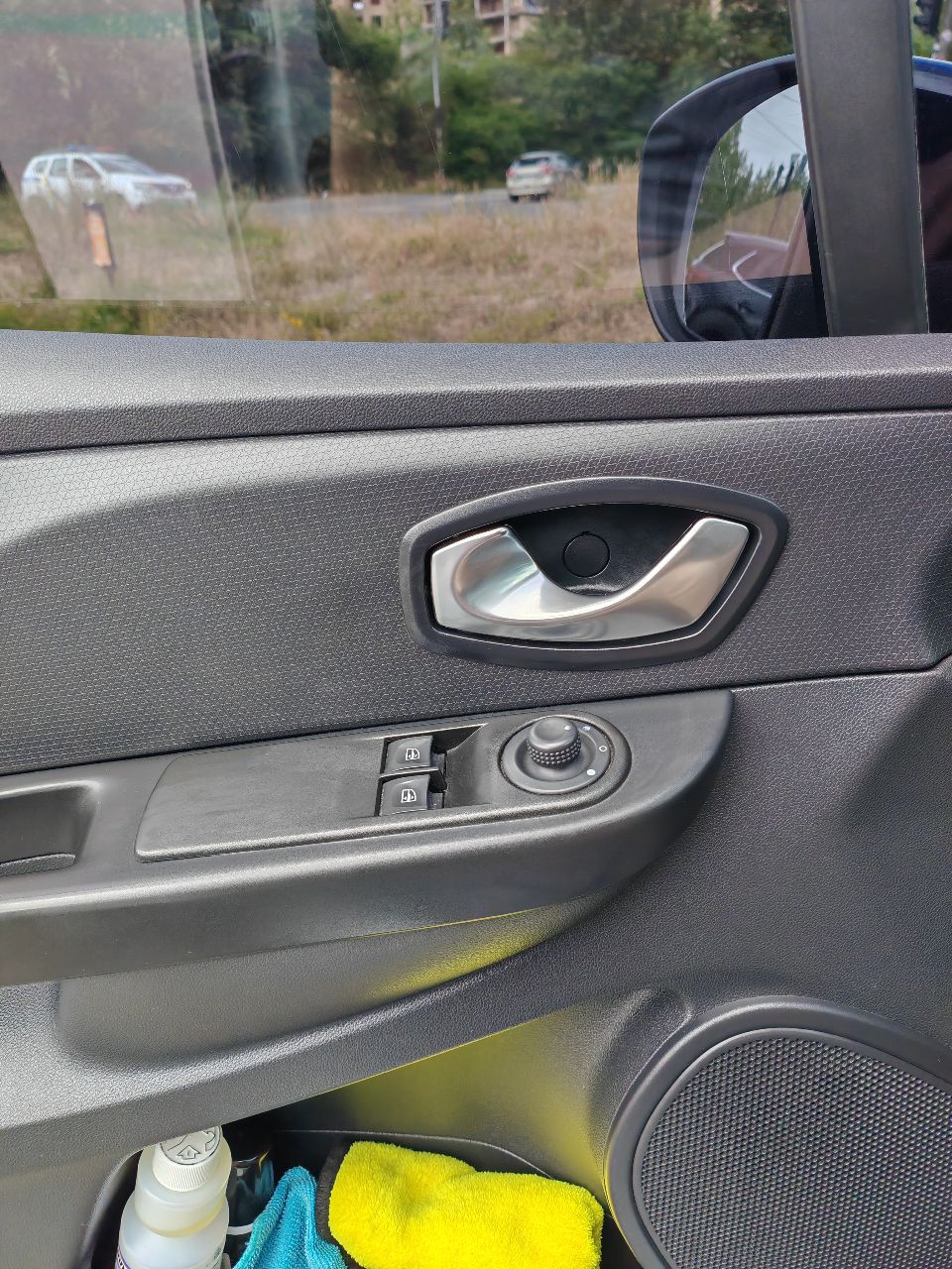 Renault Clio - фото 22