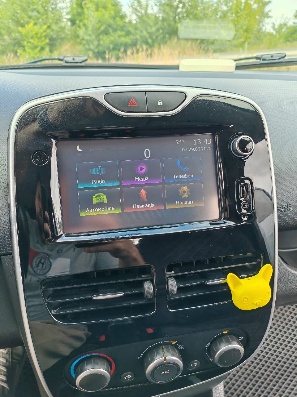 Renault Clio - фото 17