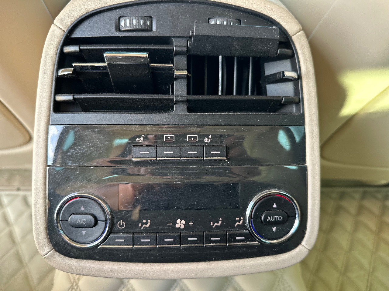 Maserati Quattroporte - фото 25