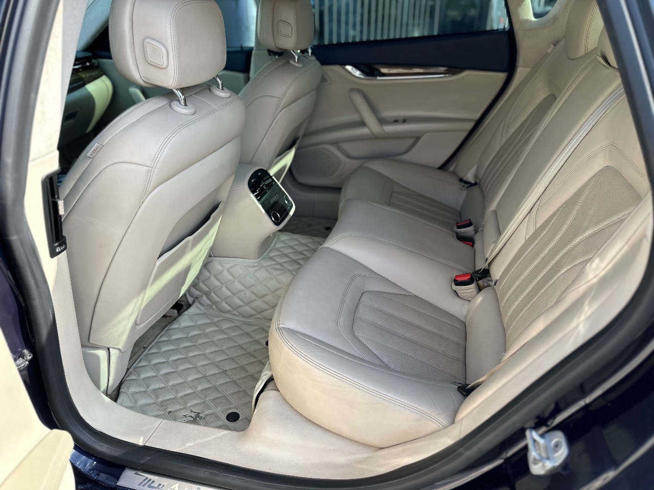 Maserati Quattroporte - фото 13