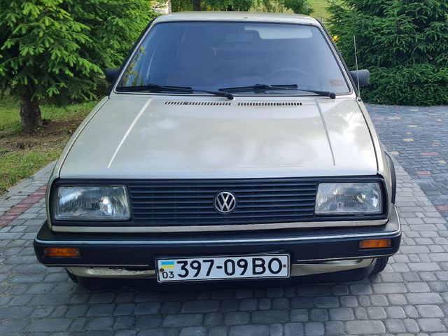 Volkswagen Jetta - фото 1