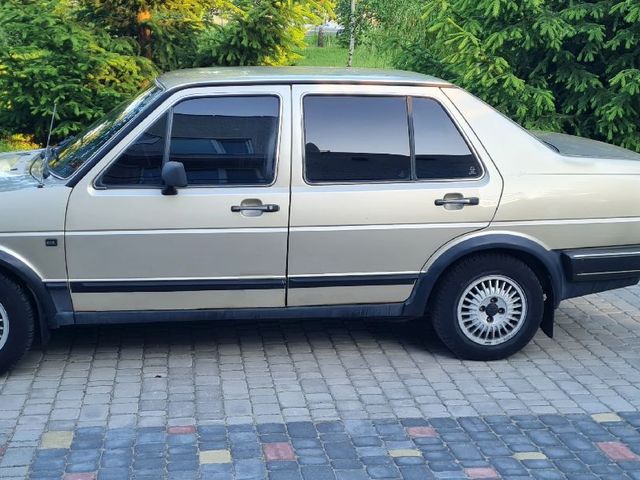 Volkswagen Jetta - фото 2