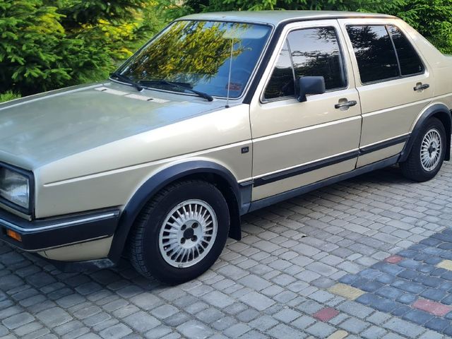 Volkswagen Jetta - фото 4