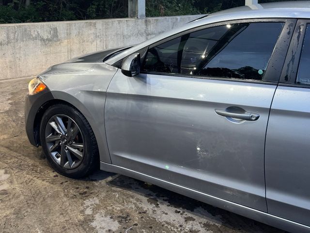 Hyundai Elantra - фото 3