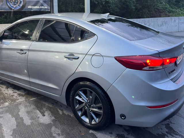 Hyundai Elantra - фото 4