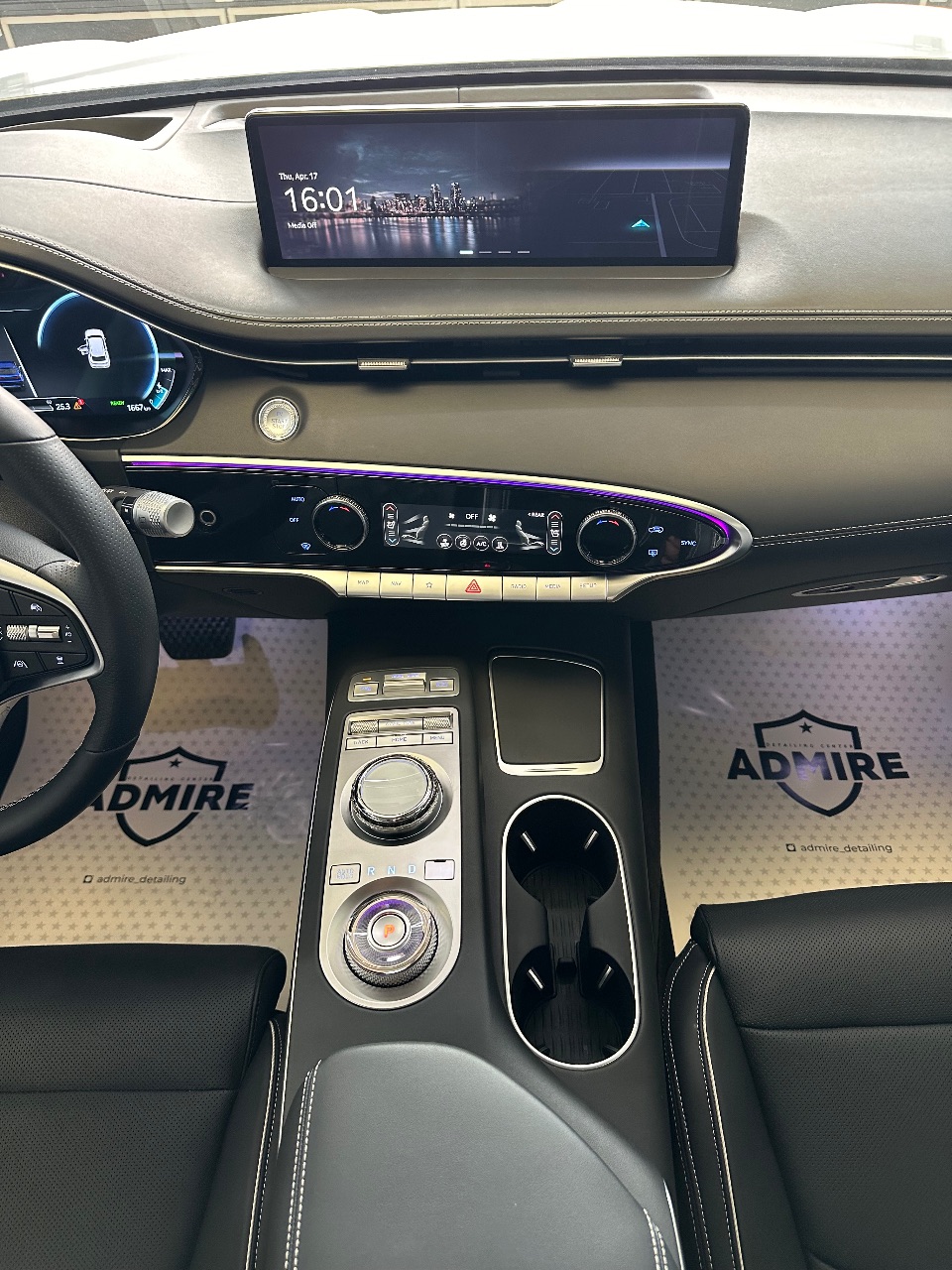 Genesis GV70 - фото 1