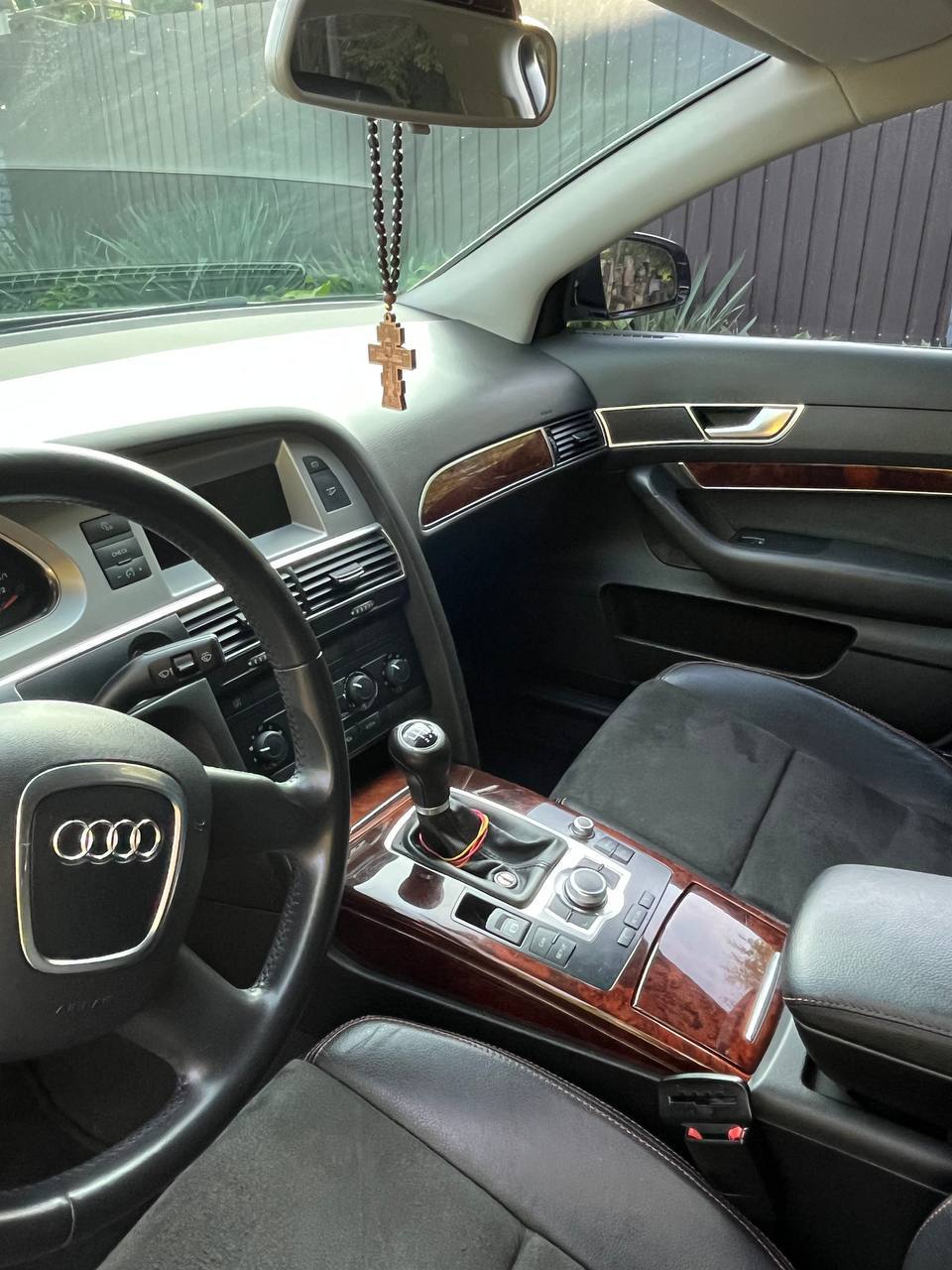 Audi A6 - фото 9