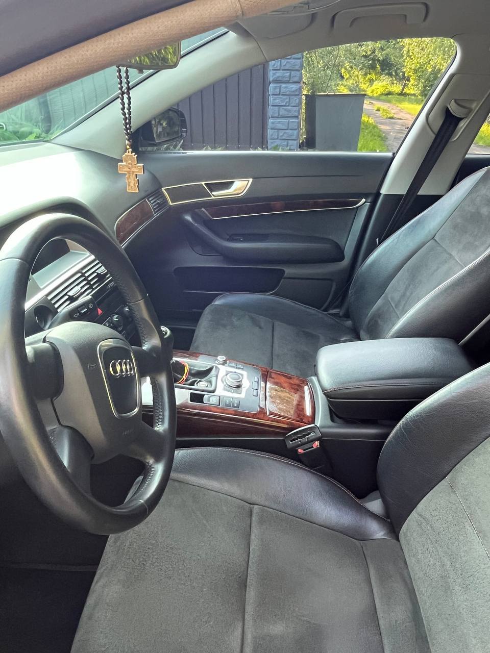 Audi A6 - фото 11