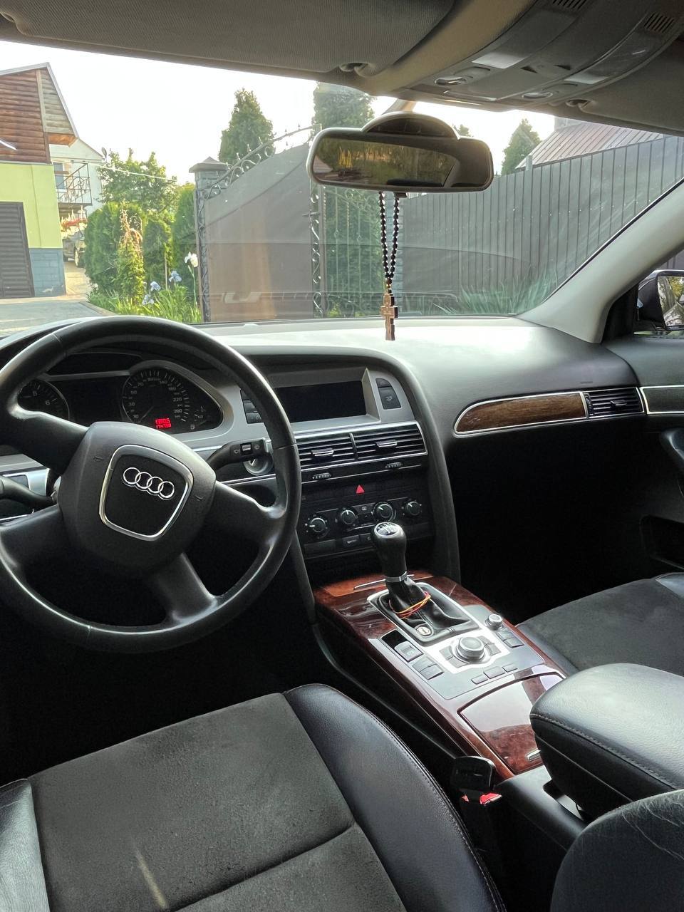 Audi A6 - фото 15