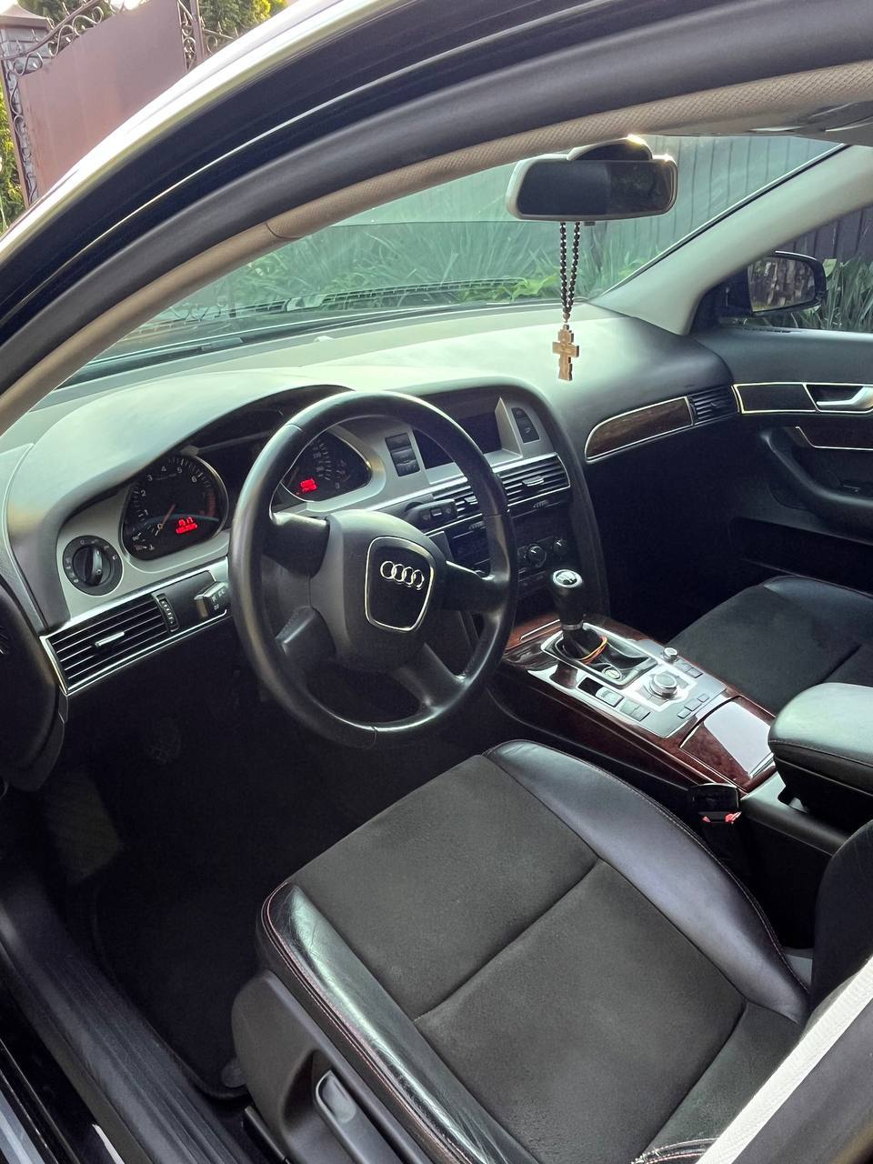 Audi A6 - фото 7